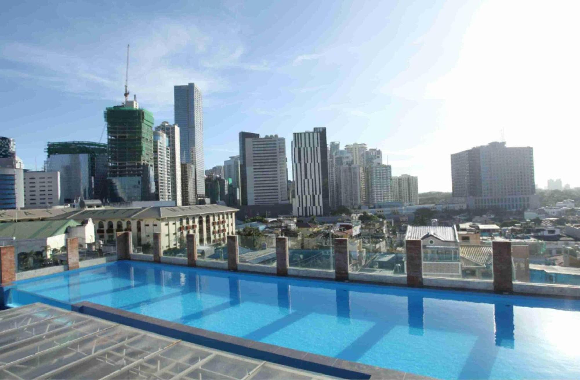 Oyo 563 Mytown New York Hotel Taguig Exterior photo