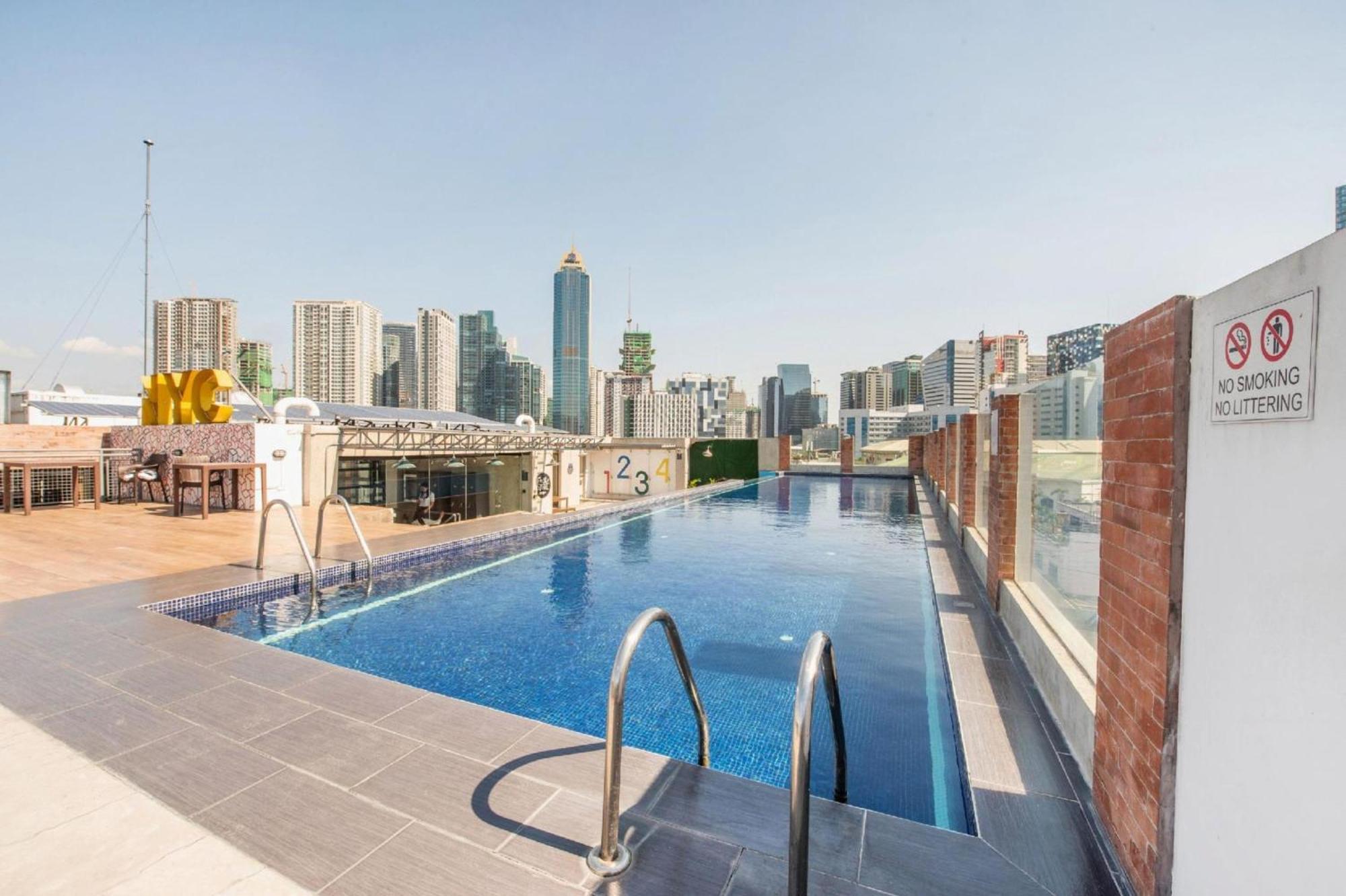 Oyo 563 Mytown New York Hotel Taguig Exterior photo