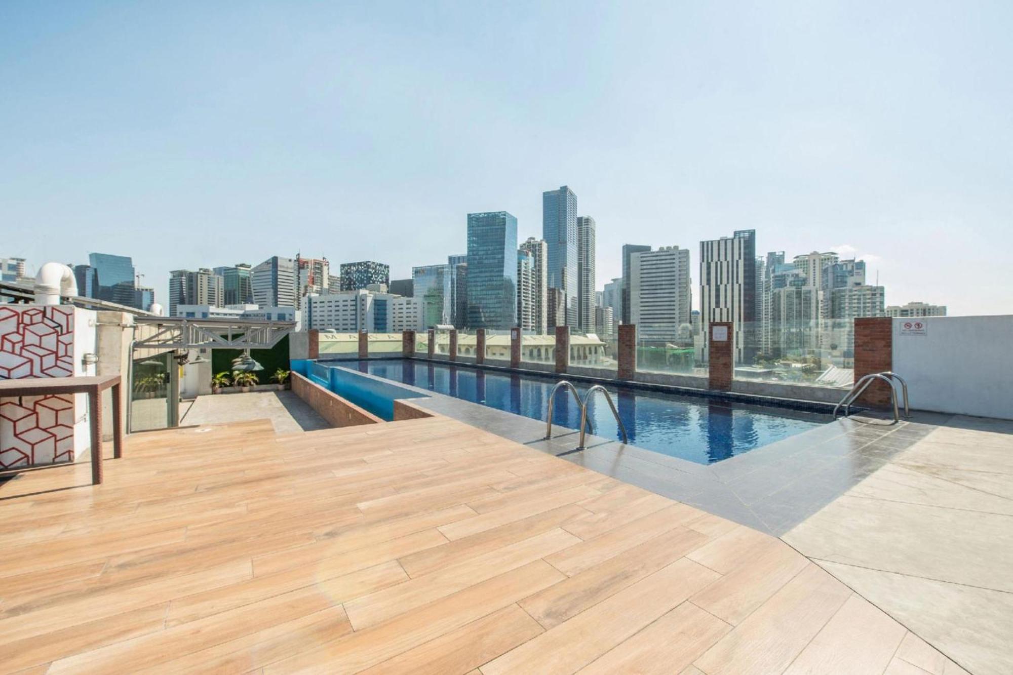 Oyo 563 Mytown New York Hotel Taguig Exterior photo